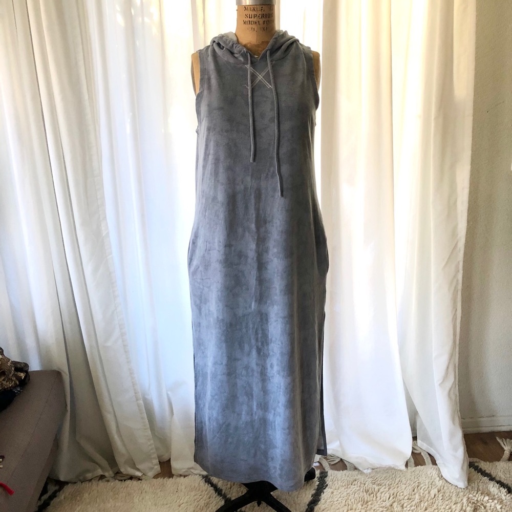Jolie hooded dress